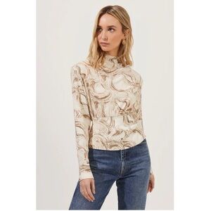 ASTR the Label Akita Mock Neck Marble Print Top